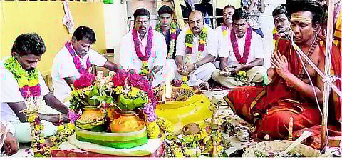 யாகசாலை பூஜையுடன் பசும்பொன் தேவர் குருபூஜை தொடக்கம்: அரசியல் கட்சியினர் நாளை அஞ்சலி