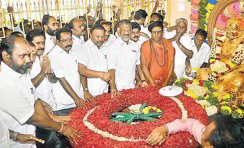 109-வது ஜெயந்தி, குருபூஜை விழா: தேவர் நினைவிடத்தில் தலைவர்கள் மரியாதை