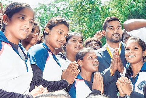 அப்போலோ மருத்துவமனையில் முதல்வர் ஜெயலலிதா உடல்நிலை குறித்து கபடி வீரர் சேரலாதன் நலம் விசாரிப்பு