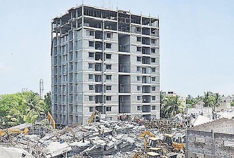 கட்டிடத்தைத் தரைமட்டமாக்கும் பலே தொழில்நுட்பம்!