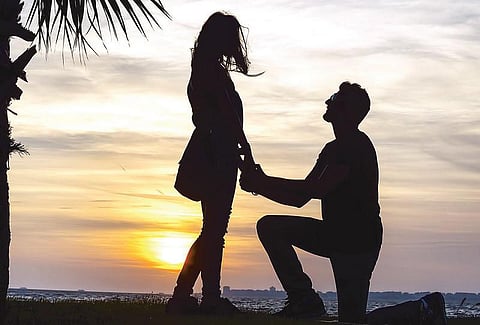 சட்டமே துணை: பின் தொடர்வதுதான் காதலா?