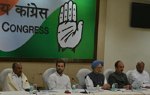 மோடி தலைமையிலான ஆட்சியில் இருண்ட காலத்துக்கு ஜனநாயகம் செல்கிறது: காங்கிரஸ் துணைத் தலைவர் ராகுல் காந்தி குற்றச்சாட்டு