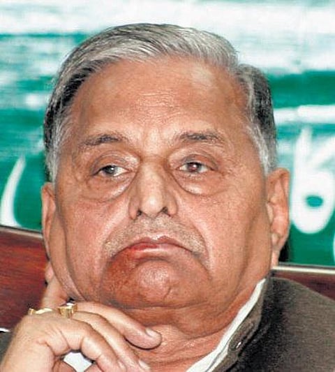 ஜனதா பரிவார் கூட்டணி அமைப்பது குறித்து அஜீத் சிங், சரத் யாதவுடன் முலாயம் சந்திப்பு