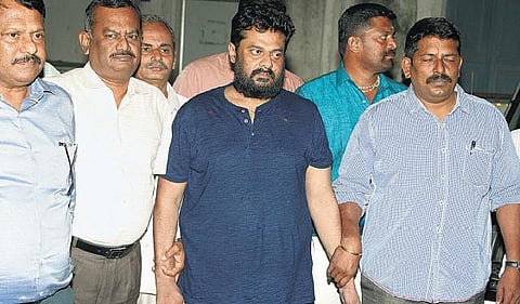 வேந்தர் மூவிஸ் மதன் போலீஸில் சிக்கியது எப்படி?- வாட்ஸ்அப் பதிவுகளை பின்தொடர்ந்து நடவடிக்கை; உத்தராகண்டில் சொத்து வாங்கியது அம்பலம்