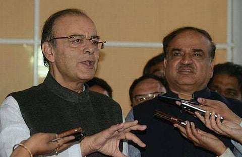 கறுப்புப் பணம் பெருகியதே மன்மோகன் ஆட்சியில்தான்: ஜேட்லி பதிலடி