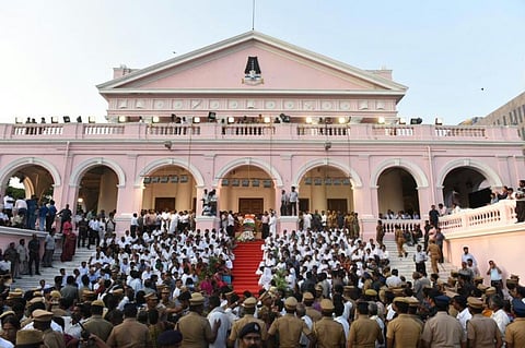 ஜெயலலிதா மறைவு: மத்திய அரசு ஒருநாள் துக்கம் அனுசரிப்பு