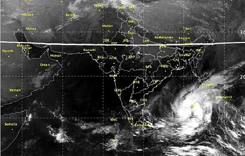உருவானது வர்தா புயல்: ஆந்திர கடலோர பகுதிகளில் கனமழை வாய்ப்பு