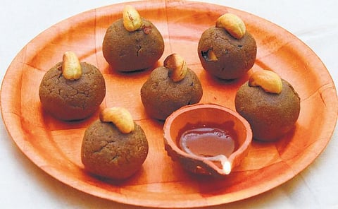 தித்திக்கும் திருக்கார்த்திகை: தேன் தினை லட்டு