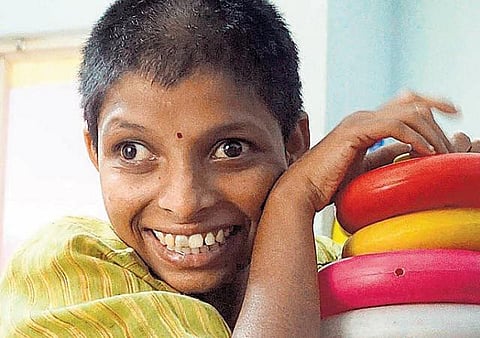 மறுவாழ்வு வழிகாட்டுதல் மையங்கள் மூடப்படும் அபாயம்: குறைபாடுள்ள குழந்தைகளின் எதிர்காலம் கேள்விக்குறி