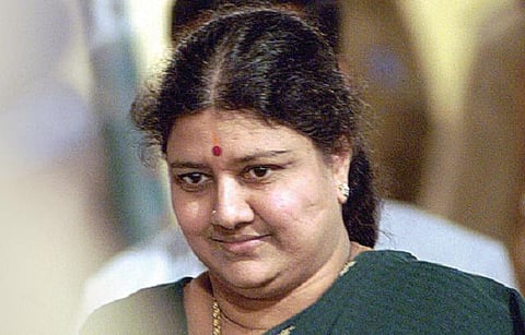 தமிழகத்தின் எதிர்காலத்தைத் தீர்மானிப்பவராக சசிகலா இருப்பார், எப்படி?