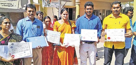 பாரதியார் பல்கலைக்கழக விவகாரம்: முனைவர் பட்டங்களை திரும்ப ஒப்படைக்க முடிவு - விசாரணைக் கமிஷன் அமைக்க அரசுக்கு கோரிக்கை