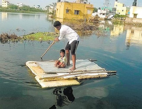 மாங்காடு பகுதியில் தண்ணீரில் தத்தளிக்கும் மக்கள்: நிரந்தர தீர்வு காண கோரிக்கை