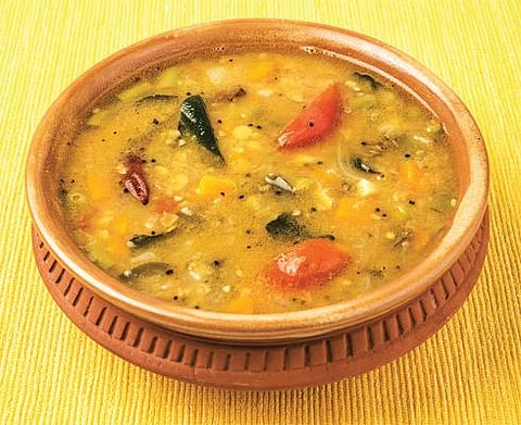 கேளாய் பெண்ணே: ஹோட்டல் சாம்பார் செய்வது எப்படி?