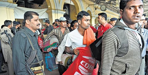 பாகிஸ்தான் சிறையிலிருந்து இந்திய மீனவர்கள் 220 பேர் விடுதலை