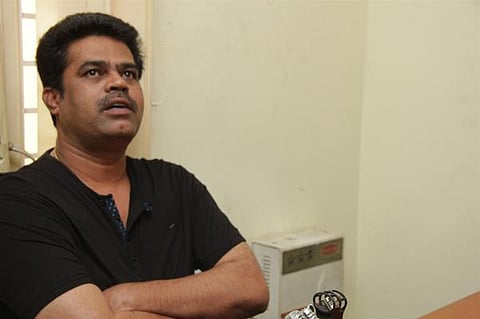 ஆடை சர்ச்சை கருத்து: மன்னிப்பு கோரினார் இயக்குநர் சுராஜ்