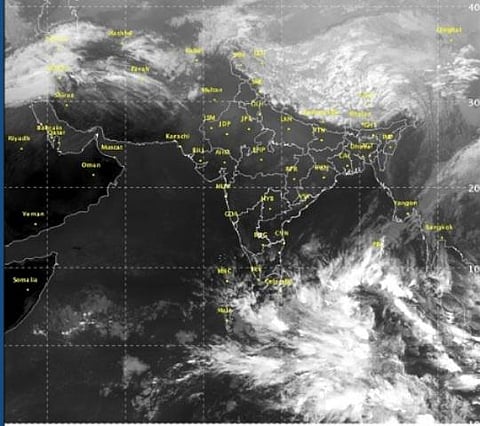 வானிலை முன்னறிவிப்பு: காற்றழுத்த தாழ்வு நிலையால் கடலோர தமிழகத்தில் மழை வாய்ப்பு