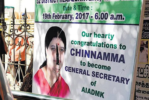 அதிமுக தலைமை அலுவலகத்தில் இன்று முதல் மாவட்ட நிர்வாகிகளுடன் சசிகலா ஆலோசனை: வரவேற்பு ஏற்பாடுகள் தீவிரம்