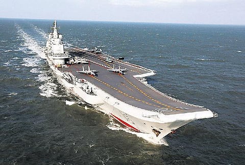 தென் சீனக் கடல் பகுதியில் சீன கடற்படை போர் ஒத்திகை