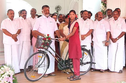 ரூ.243 கோடியில் விலையில்லா மிதிவண்டிகள் வழங்கும் திட்டம்: ஓபிஎஸ் தொடங்கி வைத்தார்