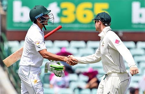 யூனிஸ் கான் 175 நாட் அவுட்டுக்குப் பிறகு 7.53 என்ற ரன் விகிதத்தில் விளாசிய ஆஸ்திரேலியா