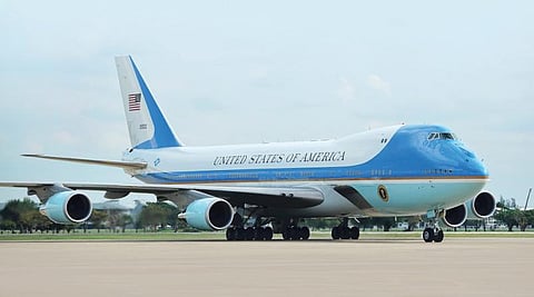 பறக்கும் வெள்ளை மாளிகை