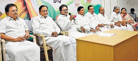 காங்கிரஸ் செயற்குழு கூட்டத்தில் திருநாவுக்கரசர் - ஈவிகேஎஸ் வாக்குவாதம்