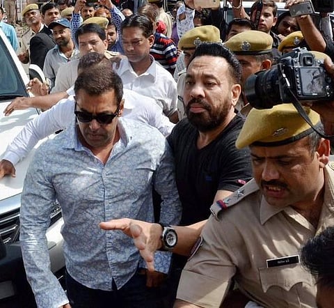 மான் வேட்டையாடிய வழக்கு: சல்மான், சயீப், சோனாலி, நீலம், தபு நீதிமன்றத்தில் ஆஜராக உத்தரவு