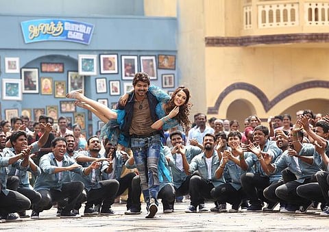 இணையத்தில் வெளியான பைரவா: படக்குழுவினர் அதிர்ச்சி