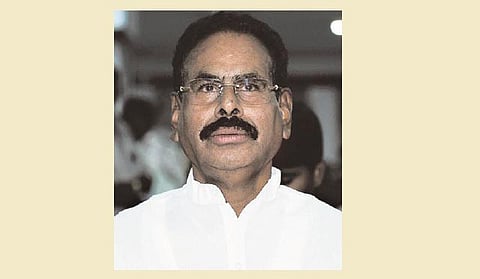 அதிமுகவை உடைக்க பாஜக சதி; முதல்வரை மாற்றவேண்டிய அவசியம் இல்லை- சசிகலா கணவர் எம்.நடராஜன் திட்டவட்டம்