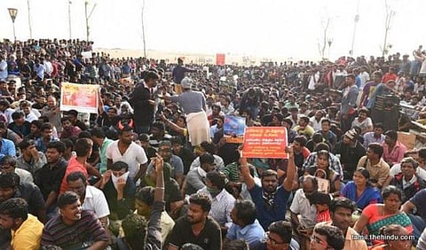 ஜல்லிக்கட்டு போட்டிகளை நடத்த மத்திய, மாநில அரசுகள் நடவடிக்கை எடுக்க வேண்டும்: அரசியல் கட்சித் தலைவர்கள் வலியுறுத்தல்