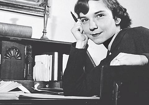 மொழியின் பெயர் பெண்: அட்ரீயன் ரிச் - ஒரு பொதுமொழிக்கான கனவு!