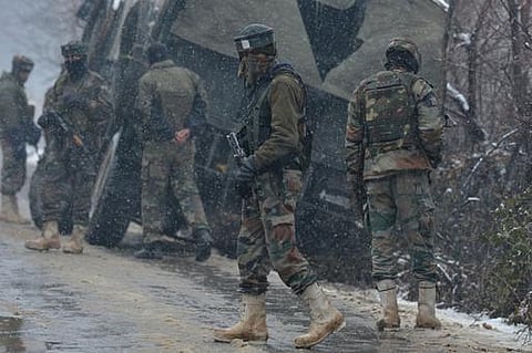 ஜம்மு காஷ்மீரில் 3 தீவிரவாதிகள் சுட்டுக்கொலை: ஊடுருவல் முயற்சியை முறியடித்த ராணுவம்