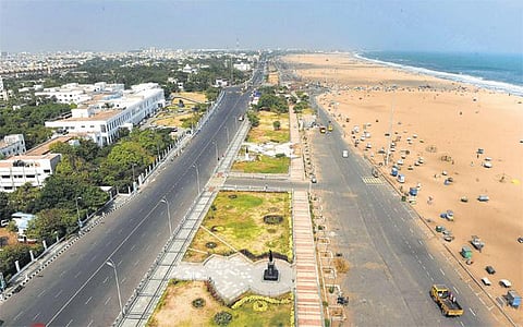 வெறிச்சோடியது மெரினா கடற்கரை; சென்னையில் அமைதி திரும்பியது