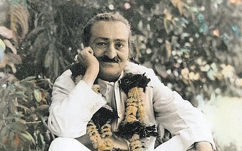 கொடுப்பதும் பெறுவதும் மவுனத்தில்தான்