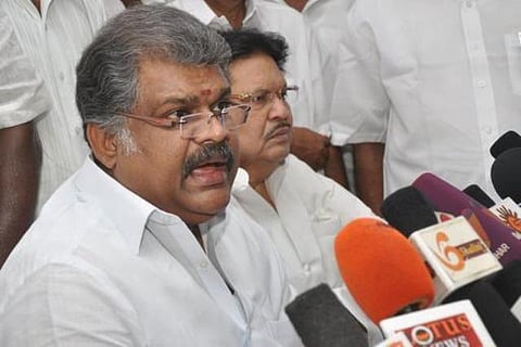 காவல்துறையின் மிரட்டல்களால் மீனவர்களின் வாழ்வாதாரம் பாதிப்பு: வாசன் கண்டனம்