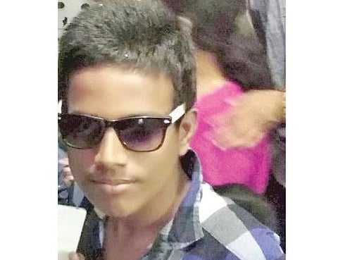 ஜல்லிக்கட்டு போராட்டத்தில் கடலில் மூழ்கி மாணவன் பலி