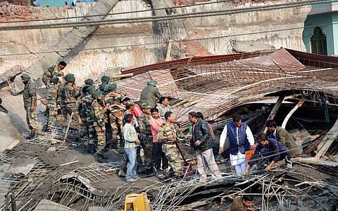 கான்பூரில் அடுக்குமாடி கட்டிடம் இடிந்து விழுந்து விபத்து: 7 பேர் பலி; காயம் 18