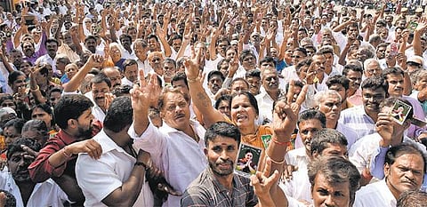 தீபா பேரவை சார்பில் அண்ணா நினைவு நாள் விழா: போலீஸ் இடையூறு செய்ததாக முன்னாள் எம்எல்ஏ குற்றச்சாட்டு