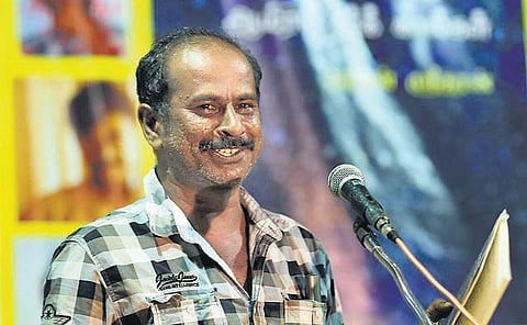 பெங்களூருவில் மாடியில் இருந்து விழுந்து உயிரிழந்த எழுத்தாளர் க.சீ.சிவகுமாரின் உடல் அடக்கம் - ஏராளமான இலக்கியவாதிகள் கண்ணீர் அஞ்சலி