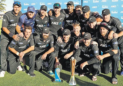 கடைசி ஒருநாள் கிரிக்கெட் போட்டி: 24 ரன்களில் ஆஸ்திரேலியாவை வென்றது நியூஸிலாந்து