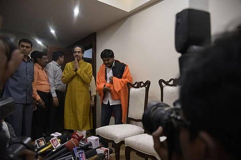 உத்தவ் தாக்கரே - ஹர்திக் படேல் சந்திப்பு