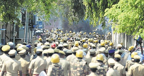 முன்னை இட்ட தீ