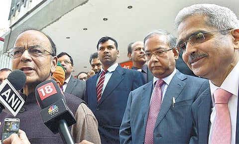 சந்தையின் தேவைக்கேற்ப செபி-யின் செயல்பாடு மேம்பட்டு வருகிறது: மத்திய நிதி அமைச்சர் அருண் ஜேட்லி தகவல்