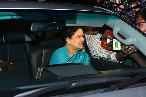 ஓபிஎஸ் உட்பட அவரது ஆதரவாளர்கள் 20 பேர் அதிமுகவிலிருந்து நீக்கம்