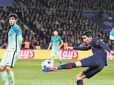 சாம்பியன்ஸ் லீக் கால்பந்து தொடர்: பார்சிலோனாவை 0-4 என வீழ்த்தியது பாரிஸ் செயின்ட் ஜெர்மைன் அணி- ஏஞ்சல் டி மரியா அசத்தல்