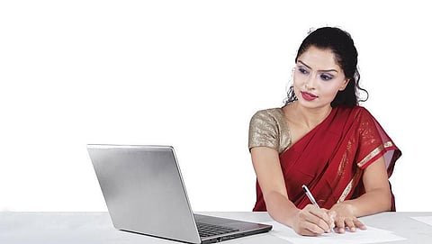 சமத்துவம் பயில்வோம்: பெண்ணின் உடையைத் தீர்மானிப்பது யார்?