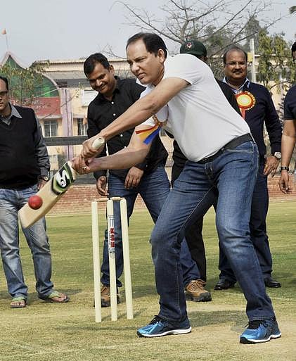 ஜெயந்த் யாதவ், இசாந்த் சர்மா நீக்கப்பட வேண்டும்: அசாருதீன் கருத்து