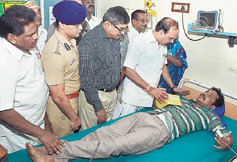 சுற்றுலாக் கொண்டாட்டம் சோகத்தில் முடிந்தது: மணப்பாடு படகு விபத்தில் பலி 10 ஆக உயர்வு- படகு உரிமையாளர், ஓட்டுநர் கைது