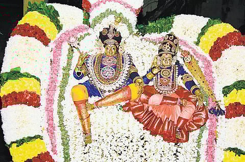 ஈசன் அடி தொடும் சூரியக்கதிர்