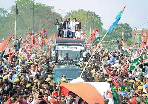 உ.பி.யில் நான் செய்த பணிகளை பட்டியலிட்டுவிட்டேன்; 3 ஆண்டு ஆட்சியில் நீங்கள் செய்தது என்ன? - பிரதமர் மோடிக்கு முதல்வர் அகிலேஷ் சவால்